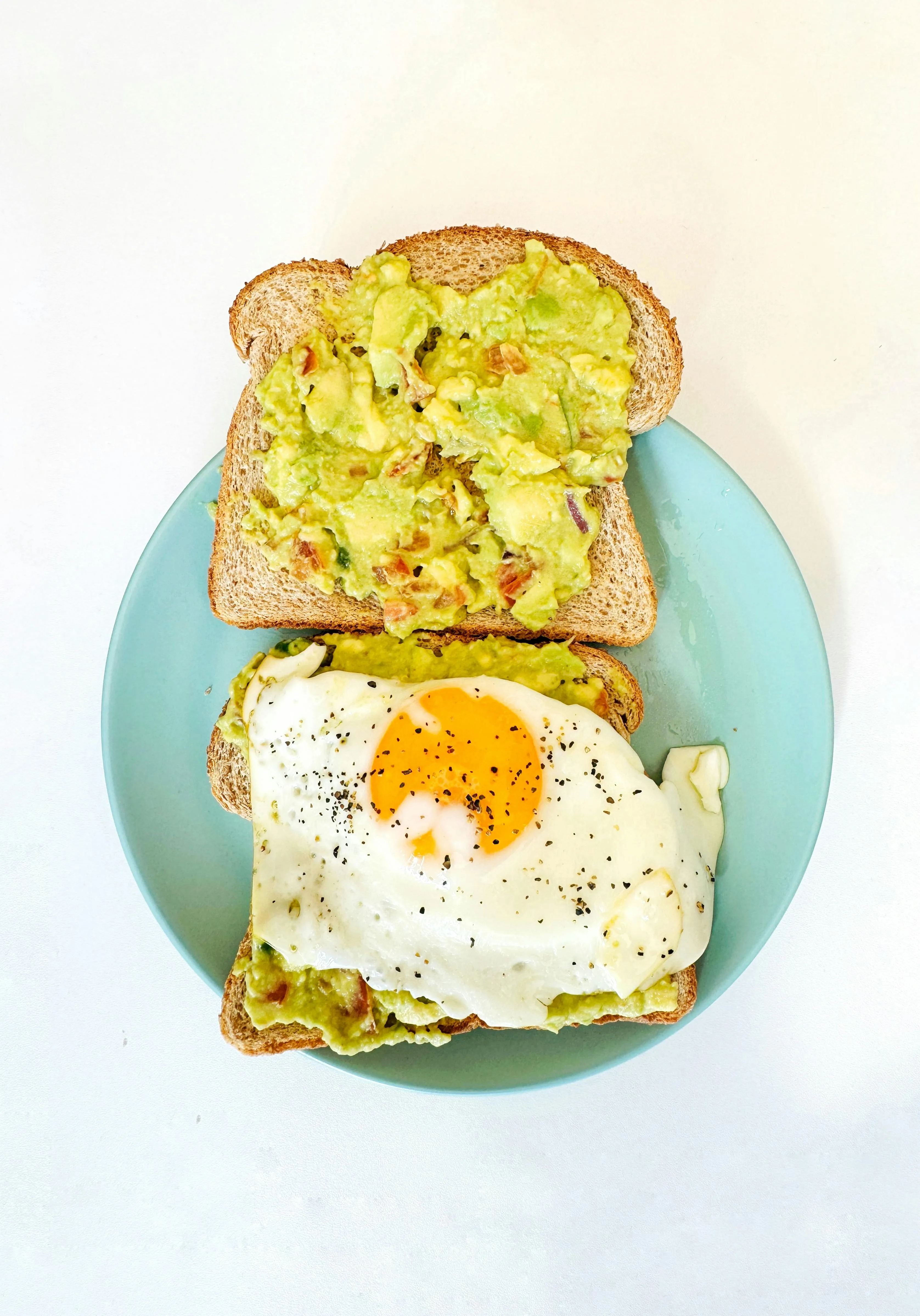 Avocadomad med spejlæg